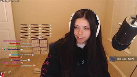 5 Popular Female Streamers Without Makeup