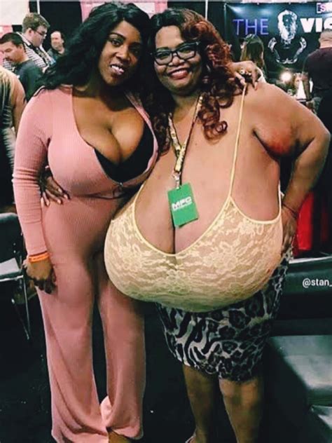 Annie Hawkins Meet The Woman With The Largest Natural Breasts In The World Talkafricana