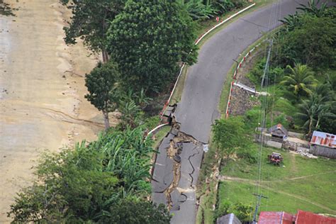 The magnitude 6.1 tremor hit at 17:11 local time (09:11 gmt) on monday, the philippines institute of. Philippines Earthquake - CSMonitor.com