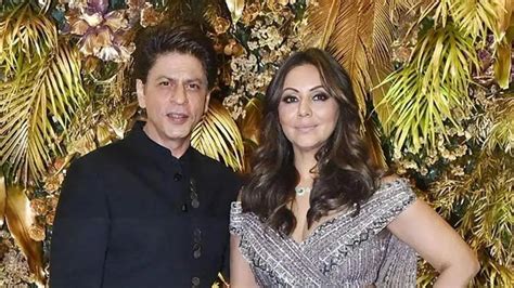 watch shah rukh khan and gauri khan dance to ap dhillon s song at alanna panday s wedding