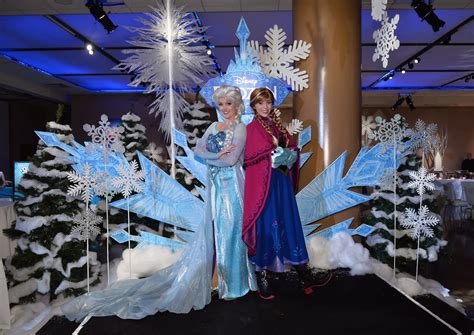 Anna And Elsa Sailing Away On The Disney Cruise Line