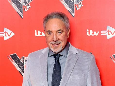 Sir Tom Jones Makes A Bid For Donels Grandma To Join His The Voice Uk Team Shropshire Star