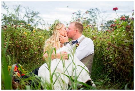 argos farm wedding photos featuring a creative bride and groom