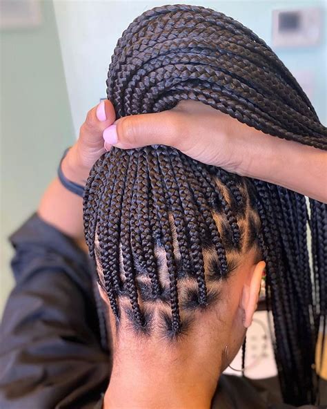 Nice And Neat Knotless Box Braids 👌🏾⁣⁣ ⁣⁣ This Is One Of Our Favorite Go To Protective St