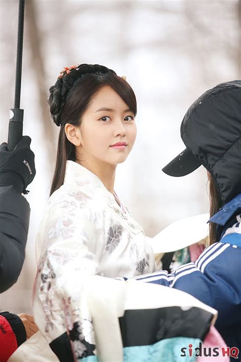 Kim so hyun goblin goblin gong yoo child actresses korean actresses kim sohyun w two worlds korean traditional blue bloods lonely. Behind The Scenes drama "Goblin" - Kim So Hyun | Kim so ...