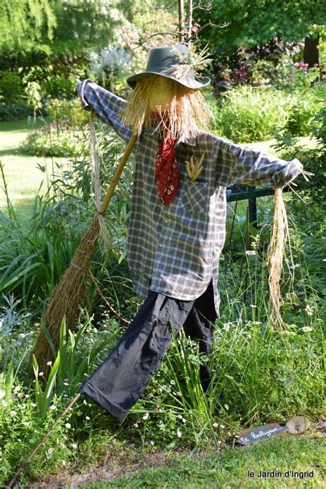 Pin By Dorothy Miller On Vegetable Garden Design In 2023 Scarecrows For Garden Garden Art Diy