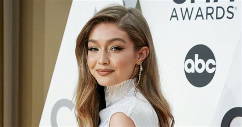 Growing Pregnant Gigi Hadid Gives Rare Glimpse At Her Bare Baby Bump