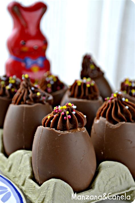 Para este momento, ya la mezcla derivada del chocolate estará fría, por lo que podremos adicionarle la cáscara rallada de naranja y las yemas de huevo, batidas previamente un. Manzana&Canela: Huevos de Pascua con sorpresa