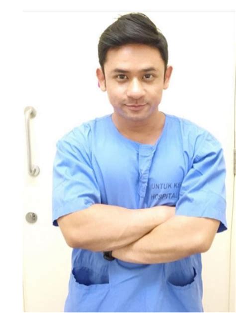 Lelaki itu nampak sangat gagah dalam pandangan shinta. 6 Doktor Kacak Malaysia Yang Membuatkan Anda Mahu Check-up ...