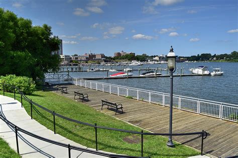 Riverside Gardens Park