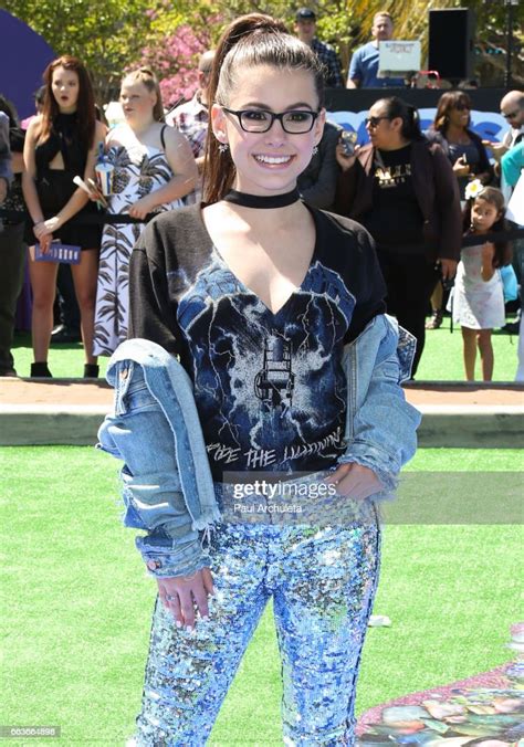 Actress Madisyn Shipman Attends The Premiere Of Smurfs The Lost