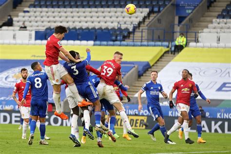 Albrighton this time with a nice cross after cutting inside on his favourite left foot but the ball was too high for barnes or vardy to get any. Leicester, Man Utd seri 2-2 di Stadium King Power | Utusan ...