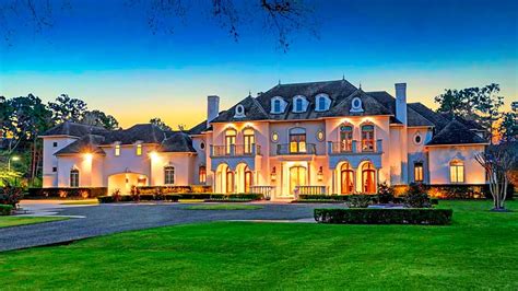 Luxury Mansion In The Prestigious Gated Complex Saddlebrook Estates In
