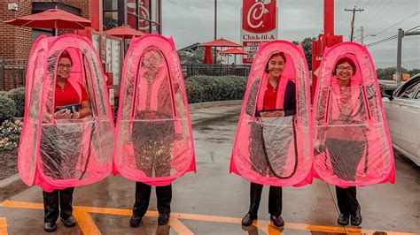 Workers Reveal What Its Really Like To Work In The Chick Fil A Drive Thru