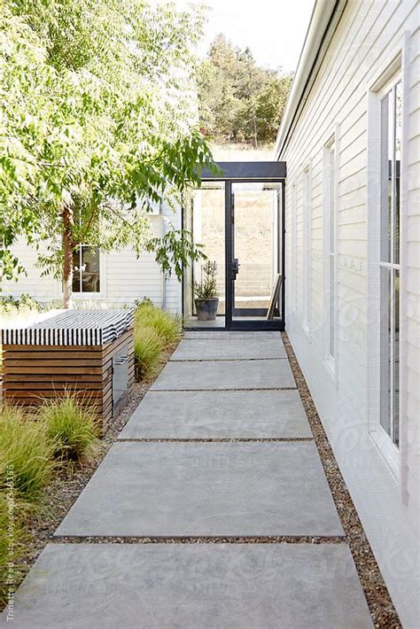 Walkway In Outdoor Courtyard Of Modern Design Home In Sonoma