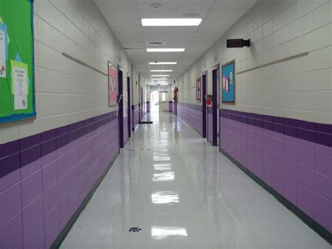 Pin By Alexis Wilson Nice On School Days School Hallways Hallway