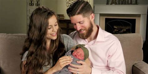 Counting On Star Jessa Duggar Gives Birth On Couch In New Video