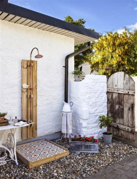 21 Refreshingly Beautiful Outdoor Showers I Bet Youd Love To Step Into Apartment Therapy