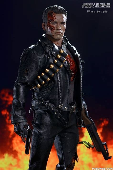 Review Review Hot Toys Dx13 Terminator 2 Battle Damaged T 800