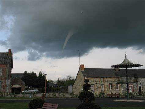 Toujours selon ces spécialistes, qui reste en relation étroite. Nature alerte: 11/05/2012...Belgique, Tornade dans le Nord ...