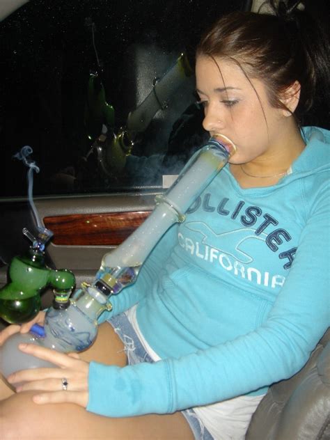 Hot Girls Smoking Weed 3 Gallery Ebaums World