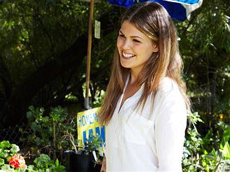 Annabelle natalie belle gibson (born october 1991) is an australian app developer, blogger, and alternative health advocate whose marketing platform was founded on her fraudulent claims of having donated significant income to charities. Belle Gibson: The health food blogger admits she lied ...