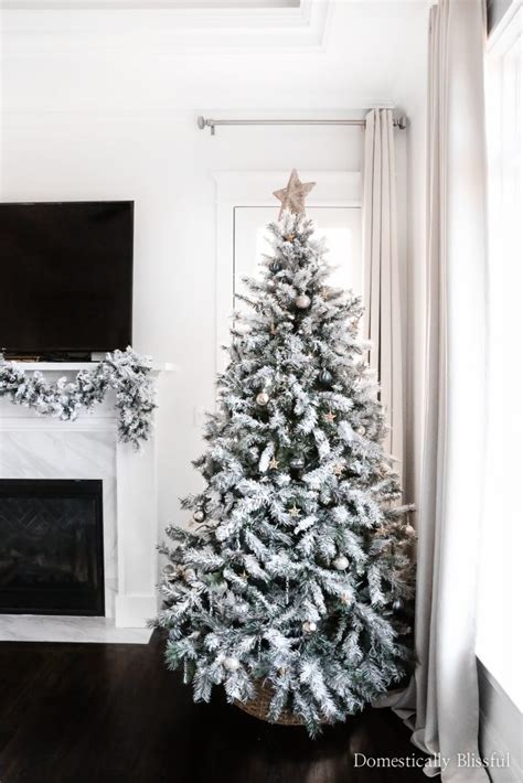 How To Flock An Artificial Christmas Tree Domestically