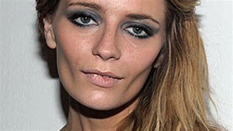 Gaunt Mischa Barton Sparks Health Fears And Denies Dating Tom Wright Pics Mirror Online