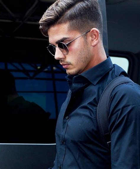 Fiscal y auditor general del ejército. Andre?--- KEEP THAT IMAGE!-- WHAT QUESTION?-- BUSY SORRY ...