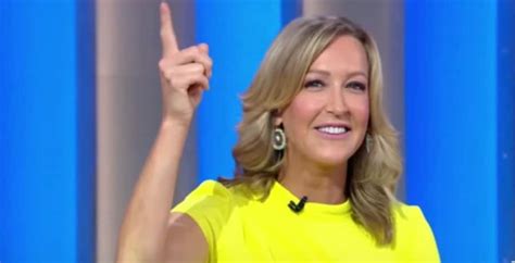 Lara Spencer Surprises Fans With Her Twin On Gma Set