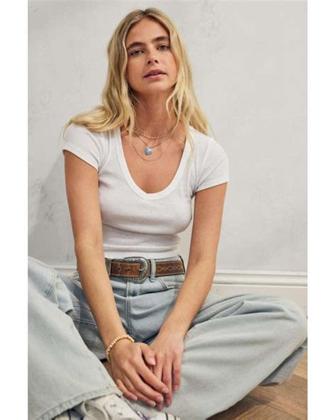 Urban Outfitters Uo Krissy Ribbed V Neck Tee In White Lyst