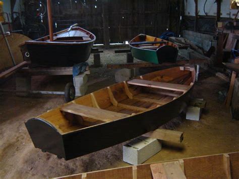 Différents Modèles Fabricant De Barques En Bois