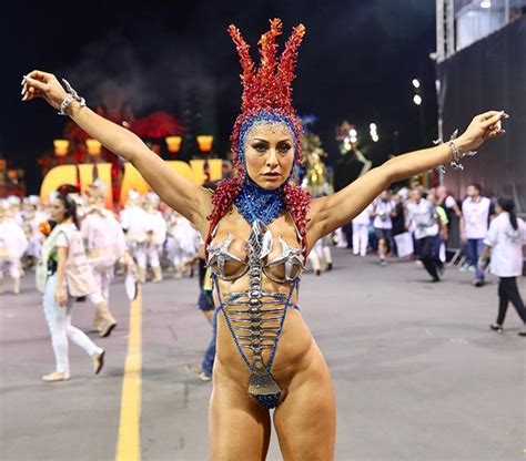 Sabrina Sato Mostra Fantasia Para Desfile Gaviões Da Fiel No Carnaval 2018 Quem São Paulo
