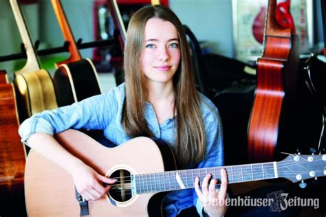 Julia Lange Vom Gitarrentalent Zum Internet Star Babenhäuser Zeitung