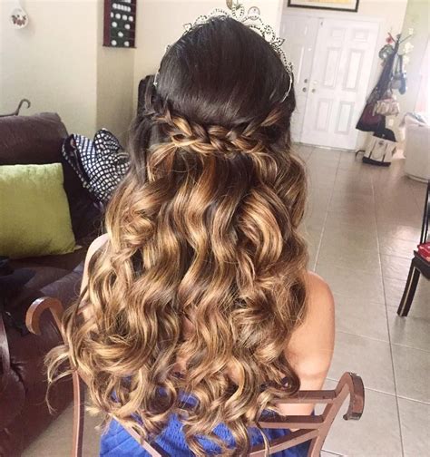 25 Amazing Quinceanera Hairstyles Ceplukan Quince Hairstyles Hair