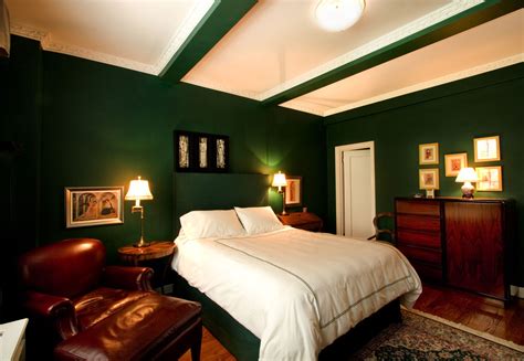 A mint green and white palette enhance this guest bedroom in a tuxedo park, new york, home. Home Decor | The Green Way