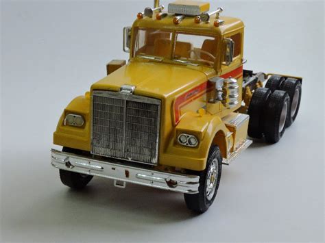 Gallery Pictures Amt White Western Star Semi Tractor Plastic Model