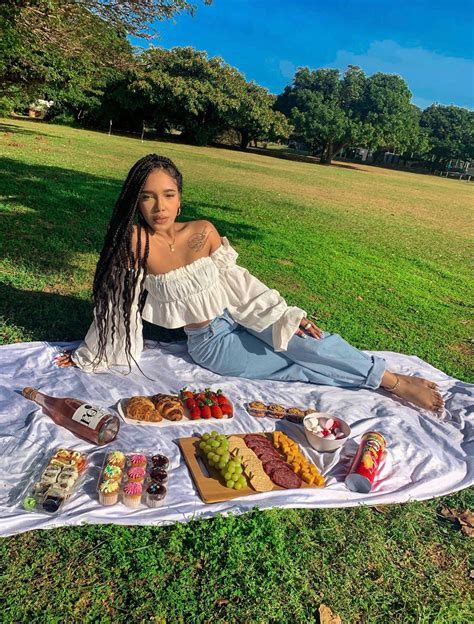 Picnic Date Outfits Picnic Photo Shoot Picnic Pictures French Picnic