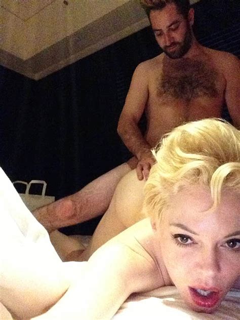 Rose Mcgowan Nude Showing Her Pussy Fingering And Sucking Dick