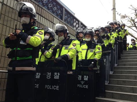 Heavy Police Presence At Ferry Demonstrations Bring Seoul To A Halt