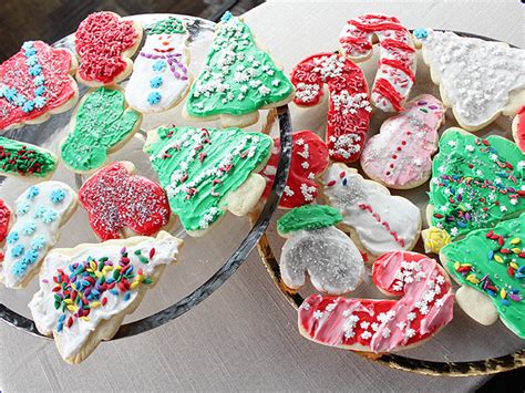 The country star added a tropical twist on a classic recipe by infusing ice cubes with chunks of pineapple. 21 Best Trisha Yearwood Christmas Cookies - Most Popular Ideas of All Time