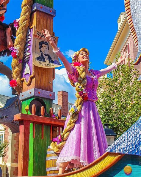 Rapunzel Festival Of Fantasy Parade Magic Kingdom Walt Disney