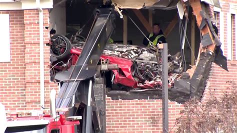 Porsche Crashes Into Buildings Second Story Kills 2 Youtube
