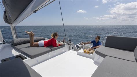 6 Compelling Reasons To Choose Yacht Charter Vacations Over Resort