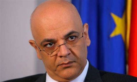 Premierul florin citu si seful dsu, raed arafat, sunt prezenti sambata, 26 decembrie, la institutul cantacuzino din bucuresti, unde sunt asteptate sa soseasca cele. Ministrul Pintea și primarul Tudorache nu au consultat ISU, SMURD și "Floreasca" când au decis ...