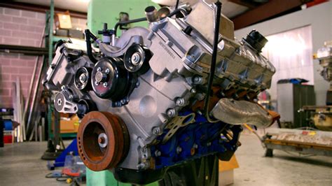 Exclusive First Look At Fords 62 Liter V8 Enginein A Houston Garage