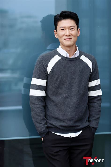 페이스북 인스타그램 유튜브 네이버 포스트 네이버 블로그. 방송'사랑의 불시착' 유정호 "현빈X손예진 덕분에 더 몰입 ...