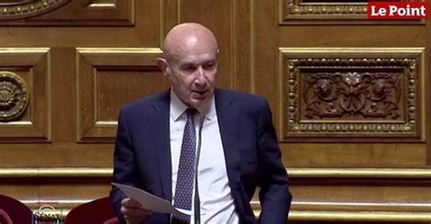 Jul 01, 2021 · castex avait été interpellé par claude malhuret, président du groupe les indépendants, qui, notant que beaucoup de scientifiques conseillent la vaccination obligatoire des personnels. Vidéo - Claude Malhuret dénonce « les faux experts qui ...