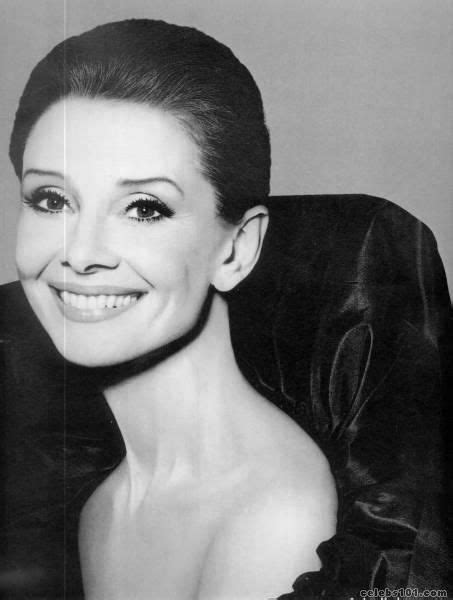 What do you think of it? over50feeling40 | Audrey hepburn photos, Audrey hepburn ...