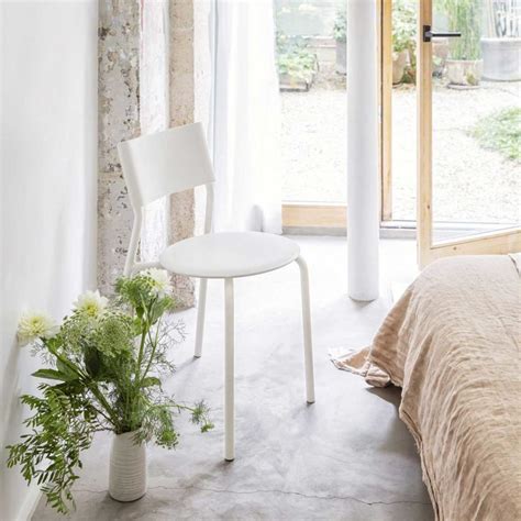 Chaise blanche  20 designs immaculés pour la salle à manger